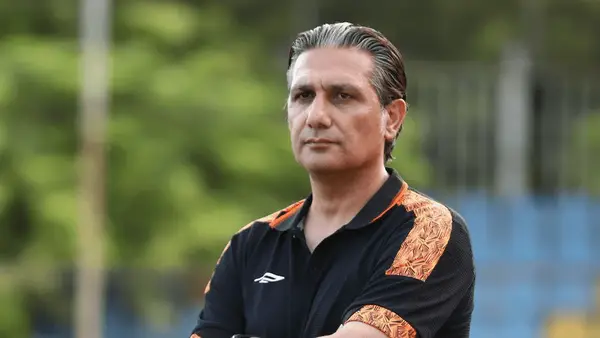 علی_ابراهیمیان